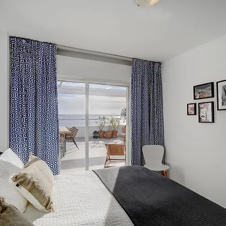 Penthouse Boulevard 405 *